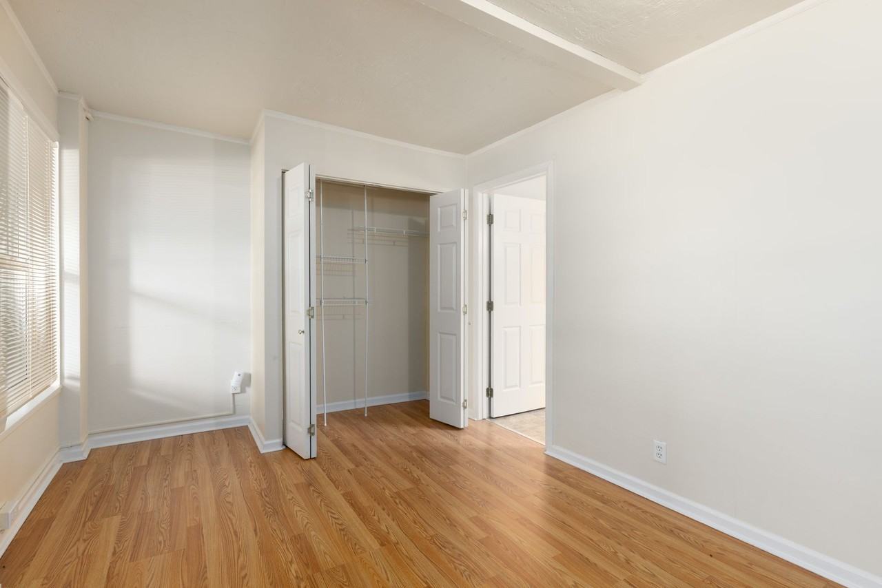 Parkside Apartments in Capitol Hill - Photo 4 of 9