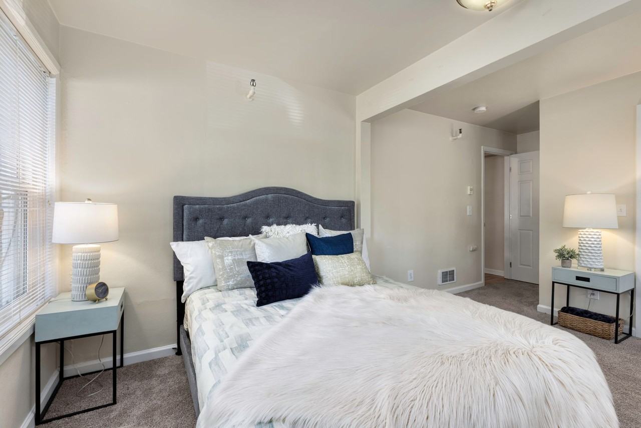 Parkside Apartments in Capitol Hill - Photo 7 of 9