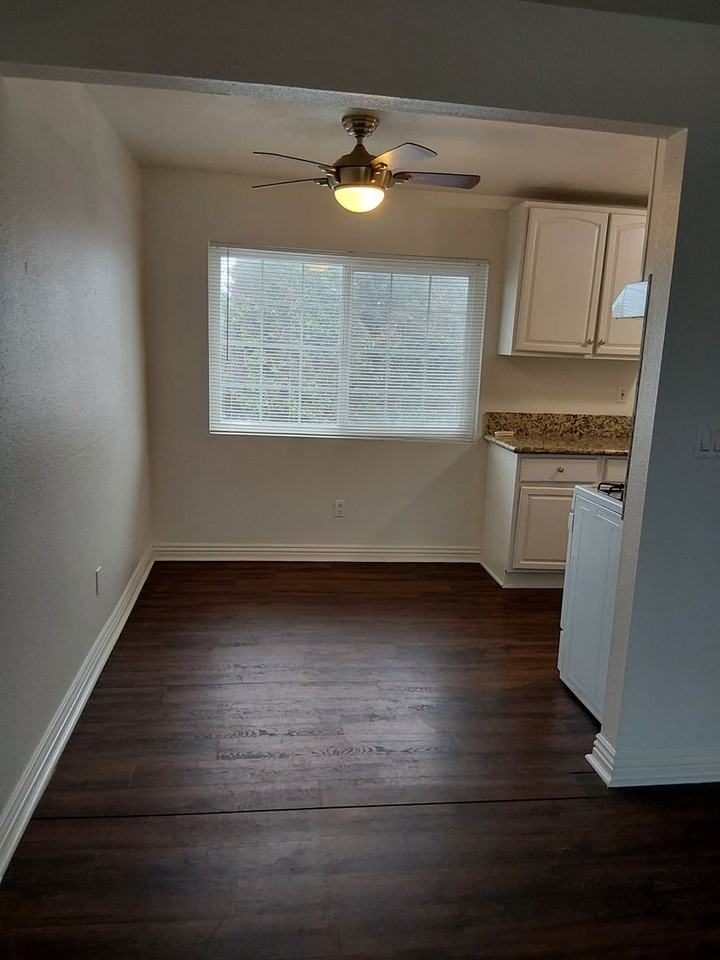 Downstairs Beautiful 3br/1bath with a private yard. Must See! - Photo 5 of 12