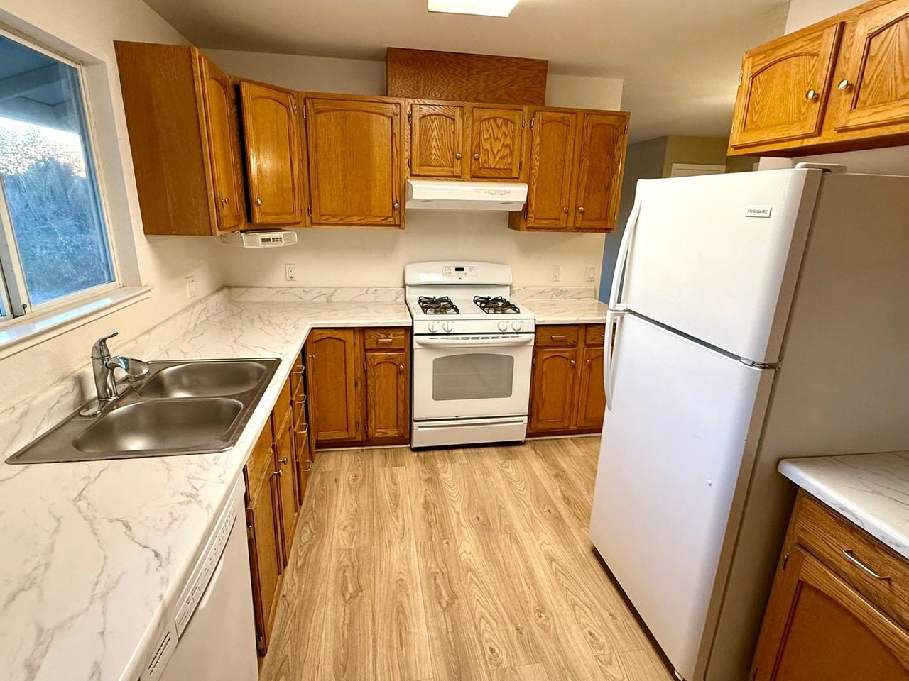 8715 Windsor Rd - Photo 4 of 5