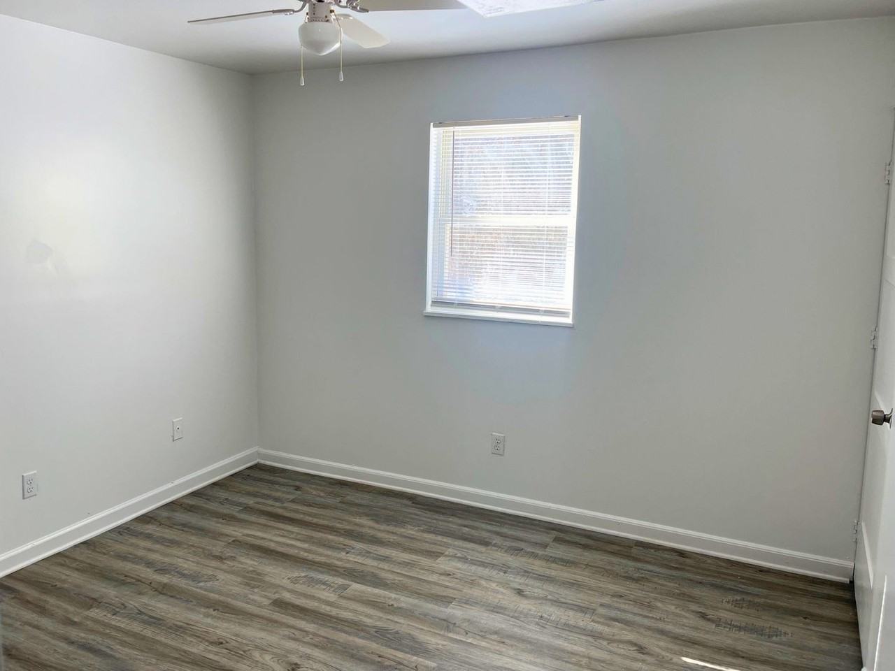 306 Elmwood Drive - Photo 4 of 11