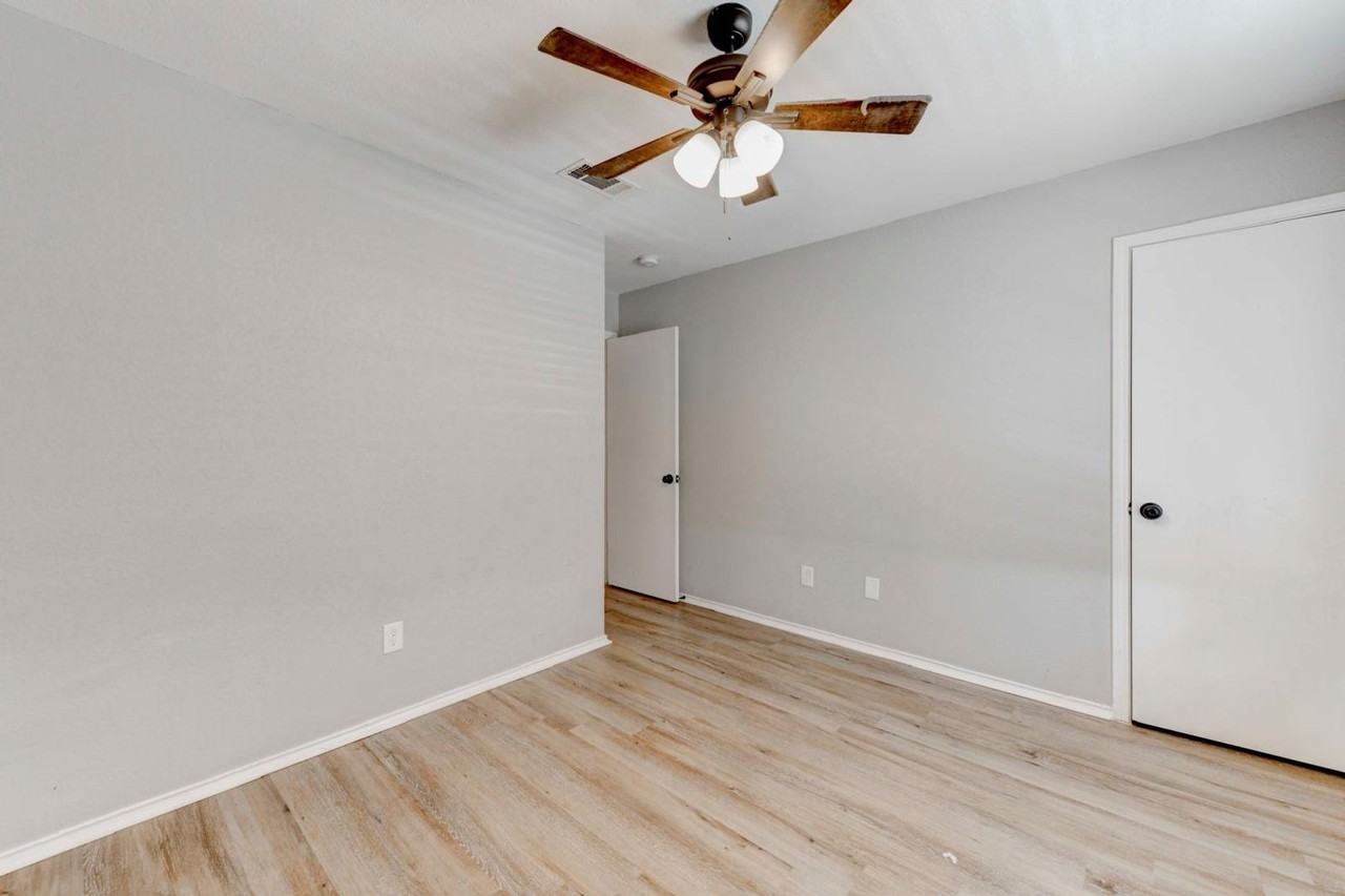 5906 Greengate Dr #A - Photo 4 of 24