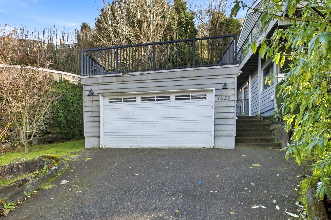 1058 California Ln Sw - Photo 2 of 50