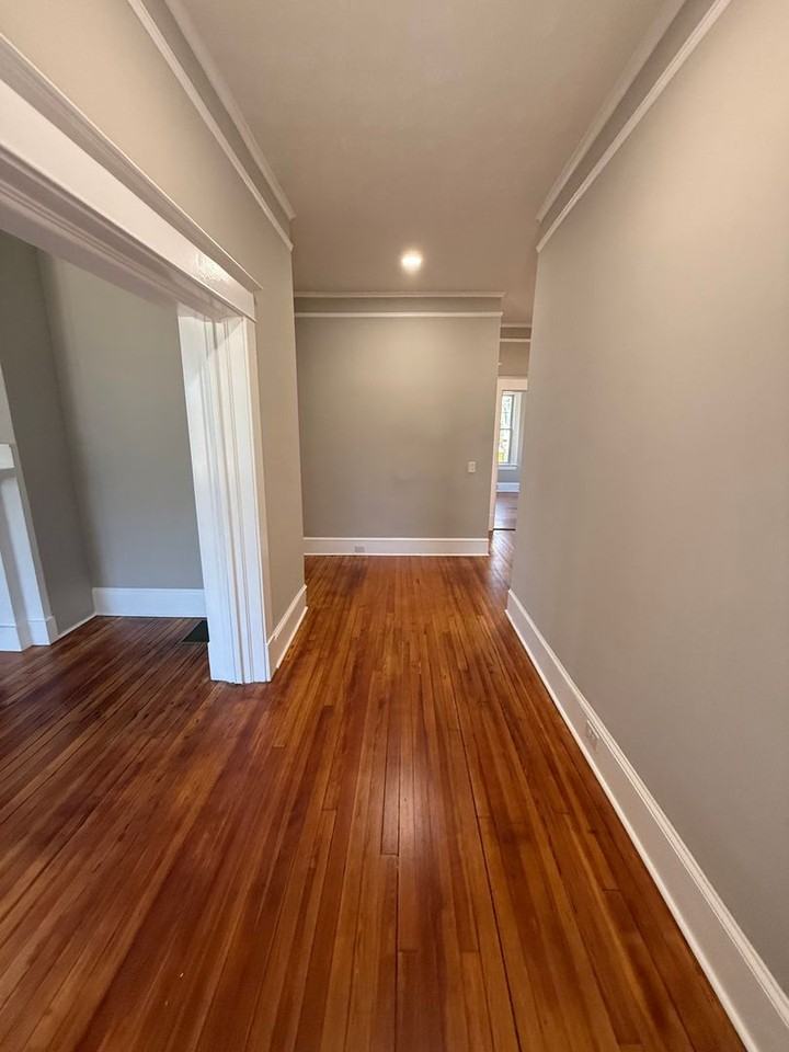 1930 S Lumpkin St - Photo 2 of 50