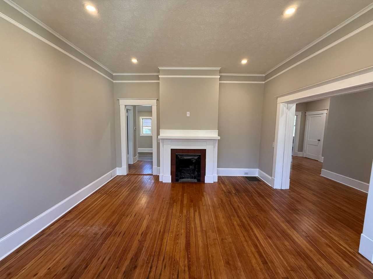 1930 S Lumpkin St - Photo 6 of 50