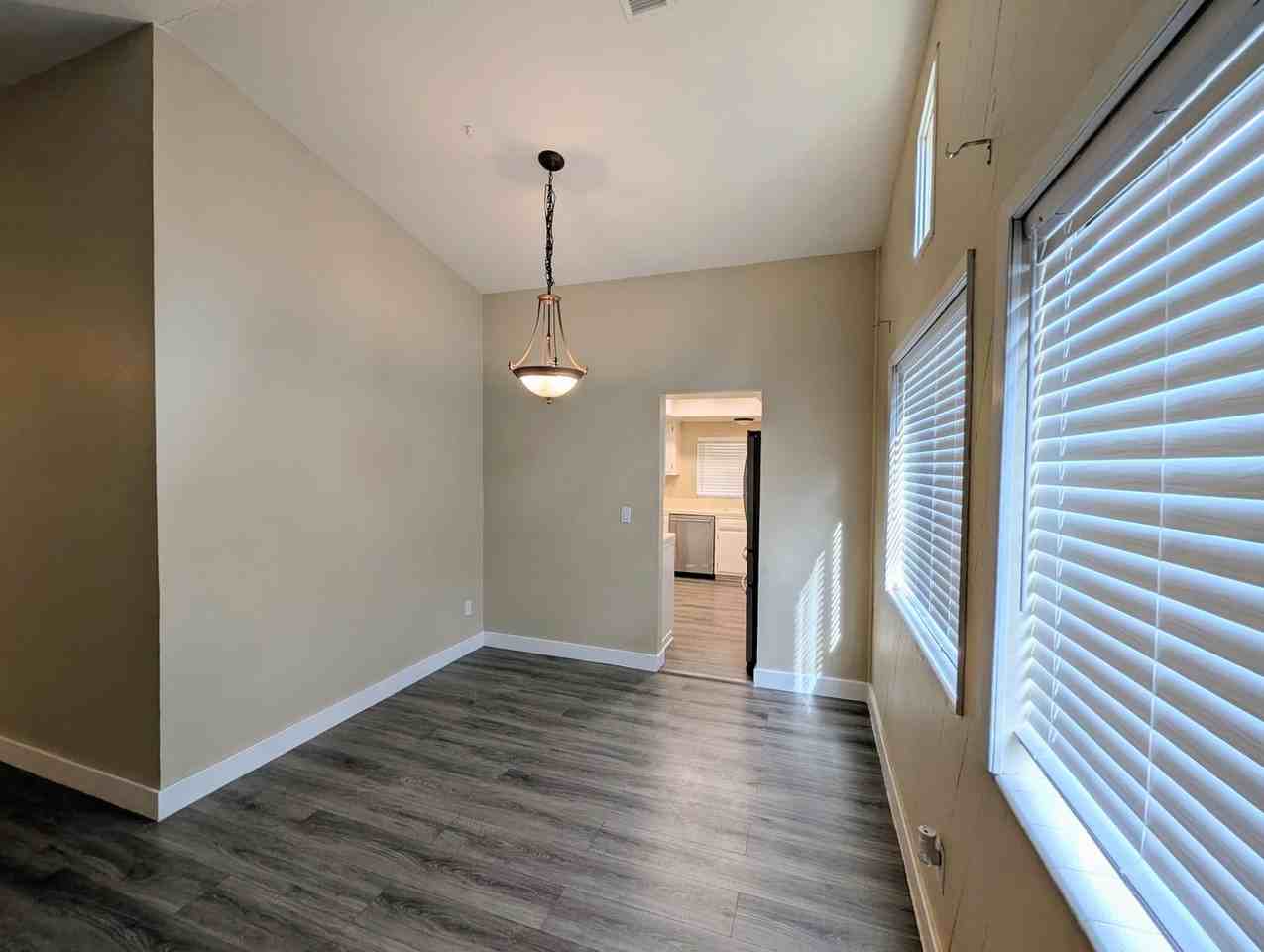 4405 Primavera Ave - Photo 2 of 9