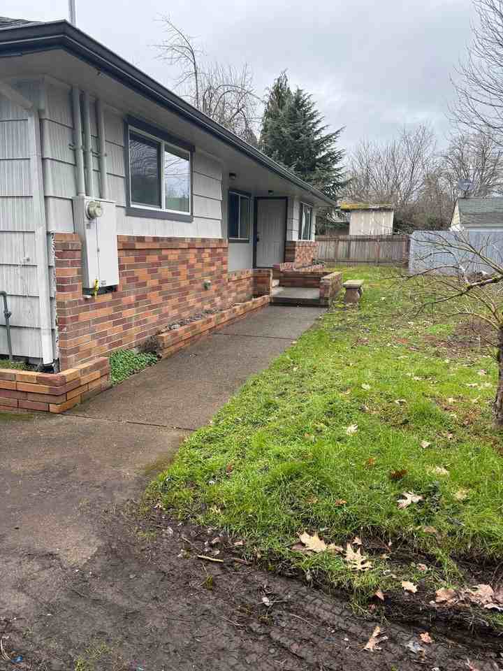 1215 N Meridian St - Photo 2 of 23