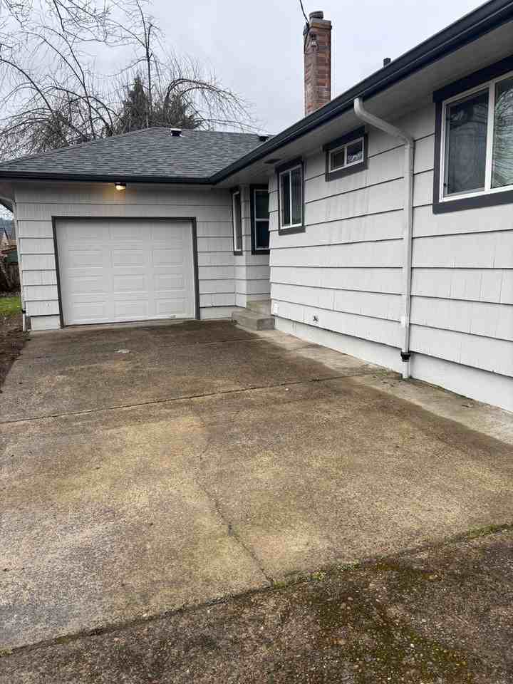 1215 N Meridian St - Photo 3 of 23