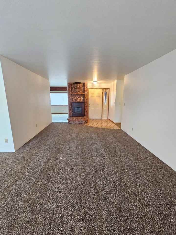 205 Daley Dr - Photo 2 of 16