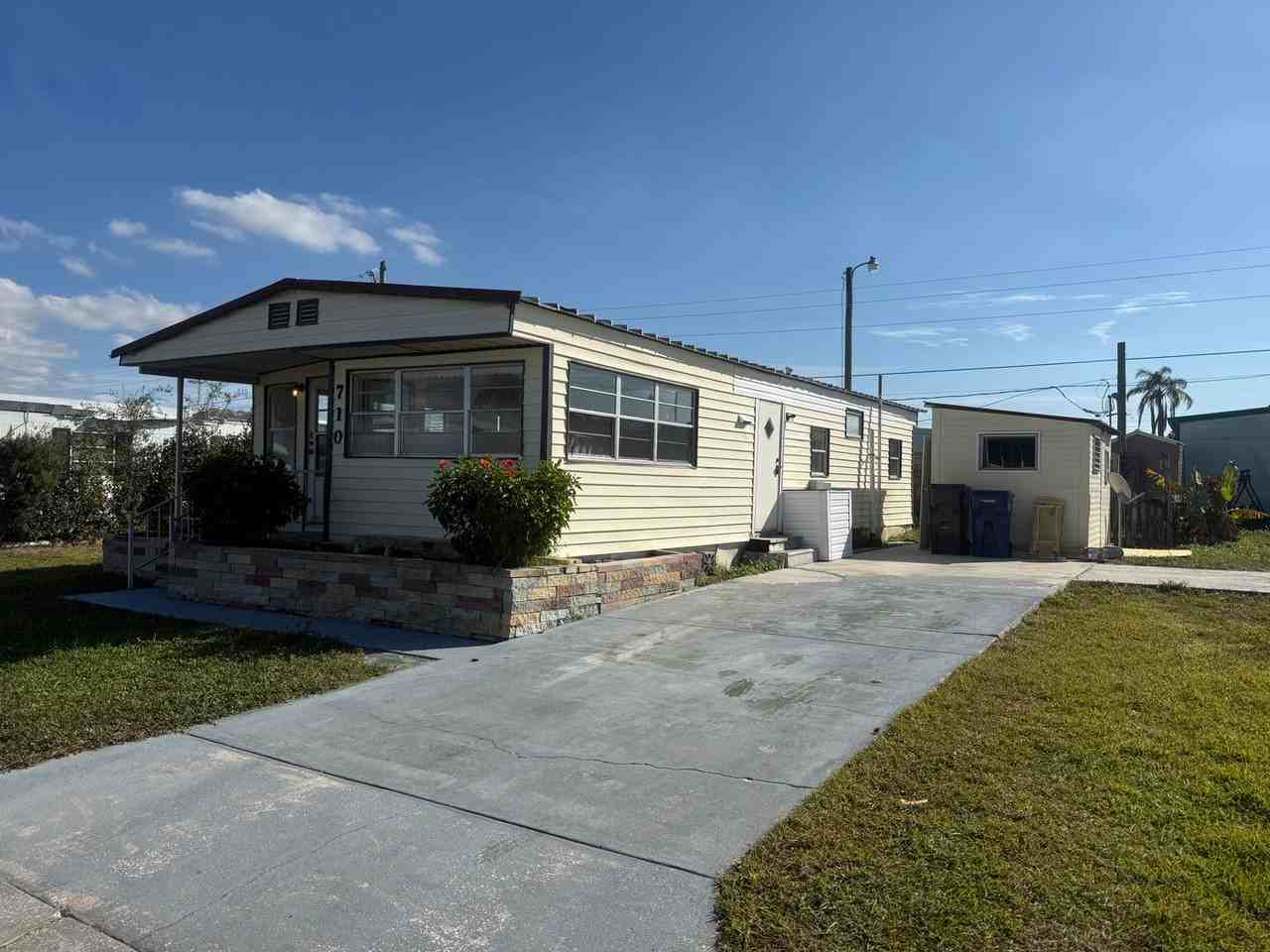 710 51st Avenue Dr W - Photo 4 of 12