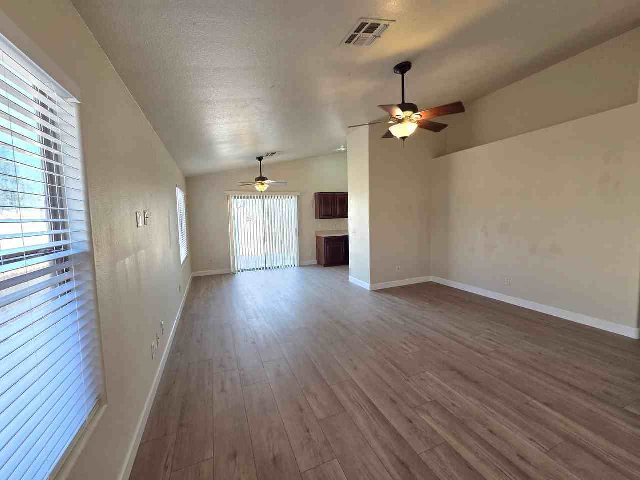 6421 S 22nd Ave - Photo 2 of 18