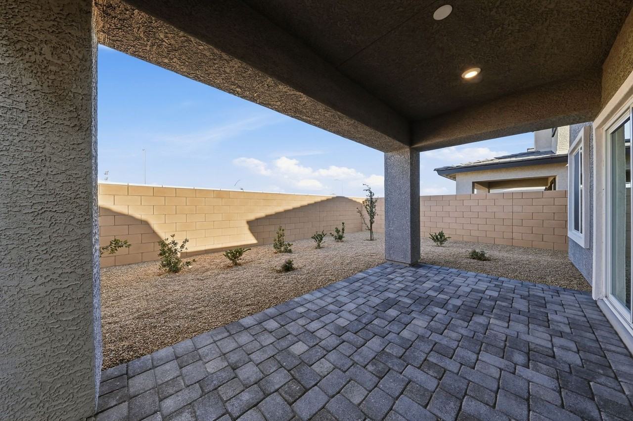 530 Red Lovebird Ave - Photo 3 of 48