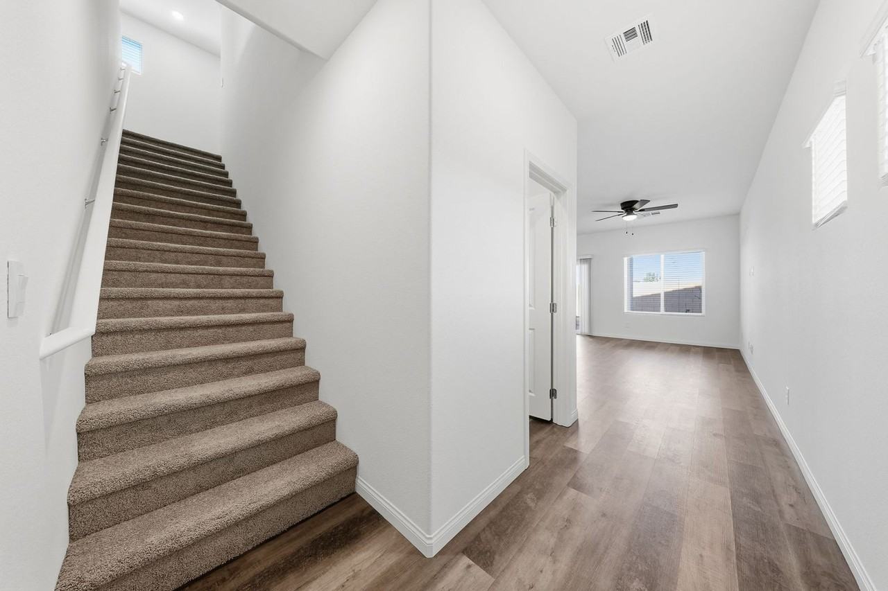 530 Red Lovebird Ave - Photo 6 of 48