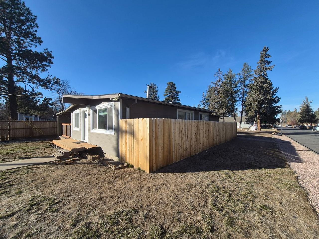 480 Se Cleveland Ave - Photo 2 of 14