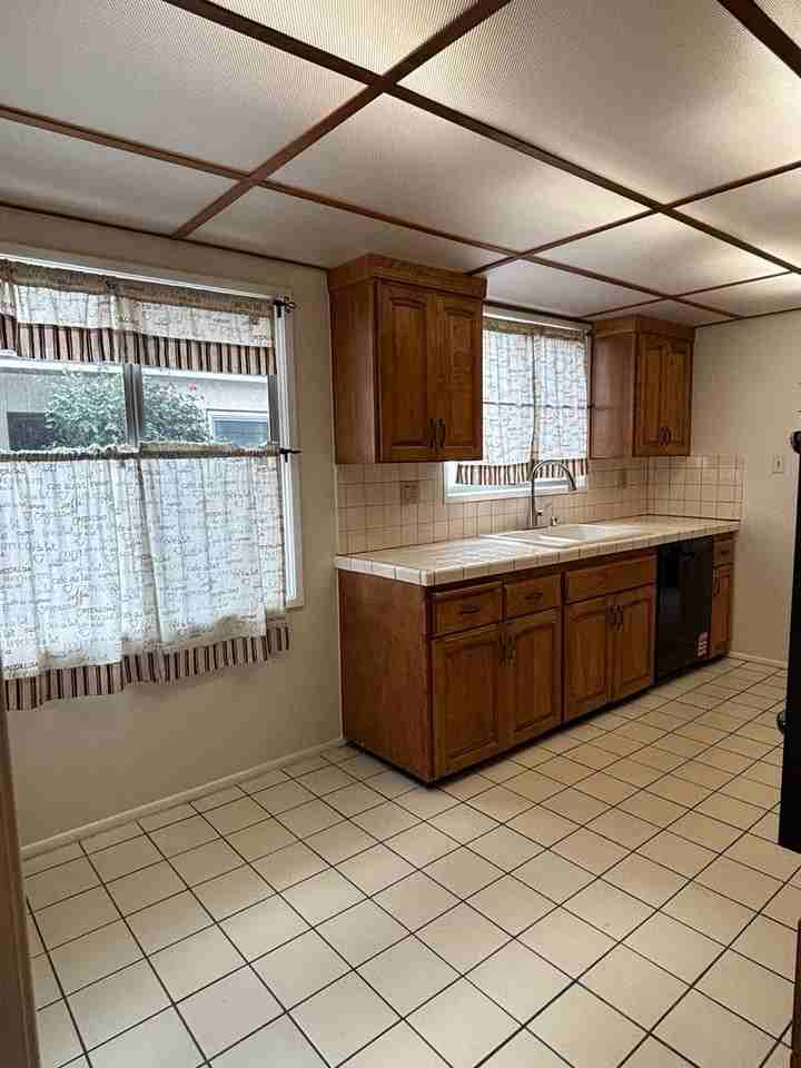 4341 Knoxville Ave - Photo 3 of 37