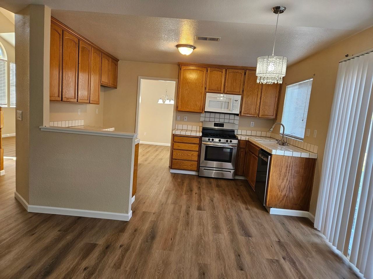 1715 Mount Silliman Way - Photo 5 of 24