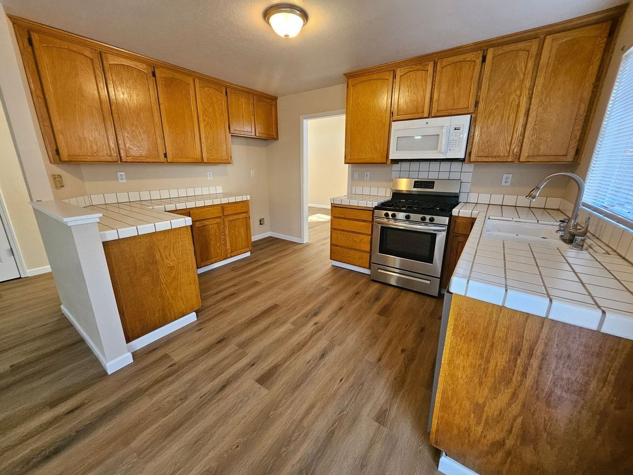 1715 Mount Silliman Way - Photo 7 of 24