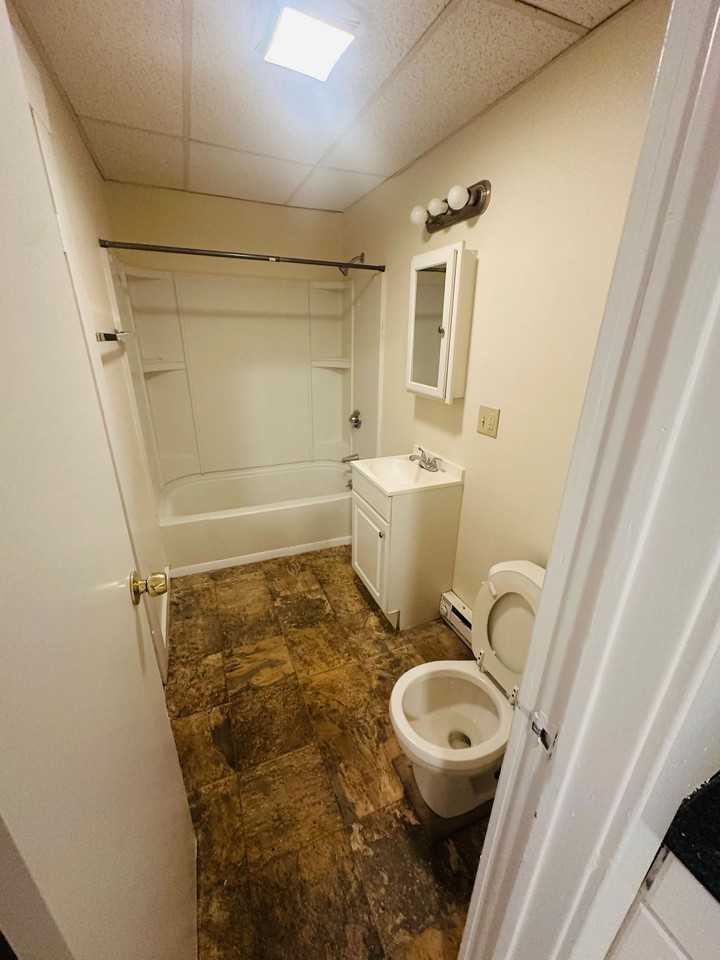 Lucretia - Photo 2 of 5