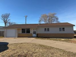 featured image of 900 W Manana Blvd