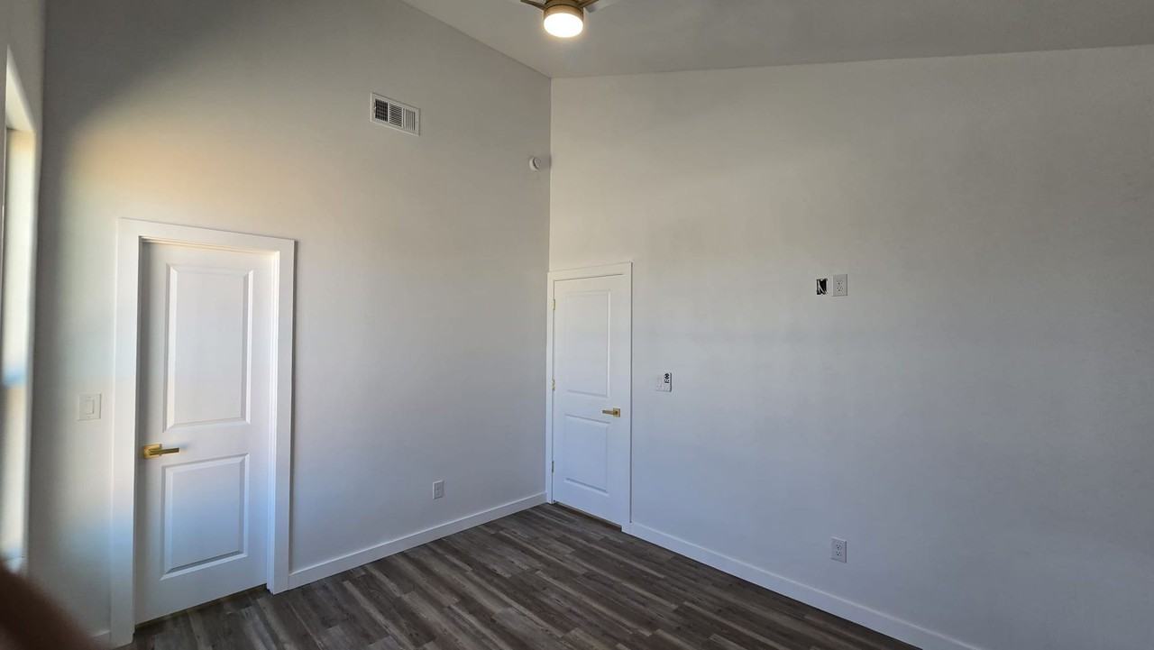 1011 N Carol Ave - Photo 6 of 21