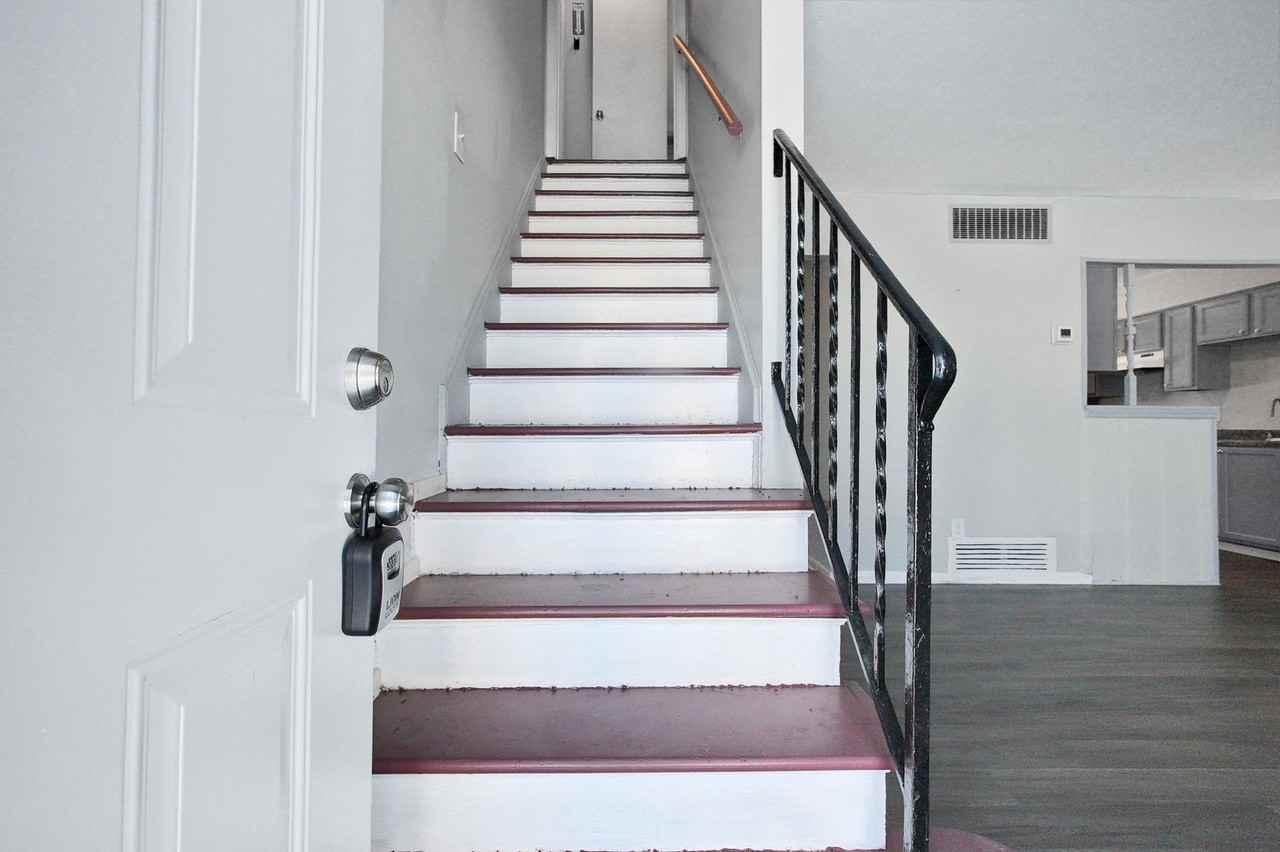 2386 Century Dr - Photo 5 of 25