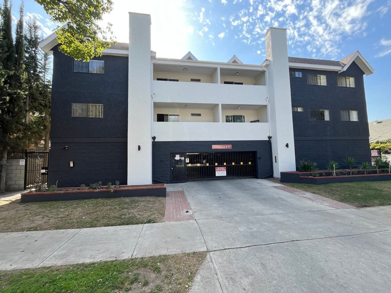 420 Windsor Rd - Photo 2 of 50