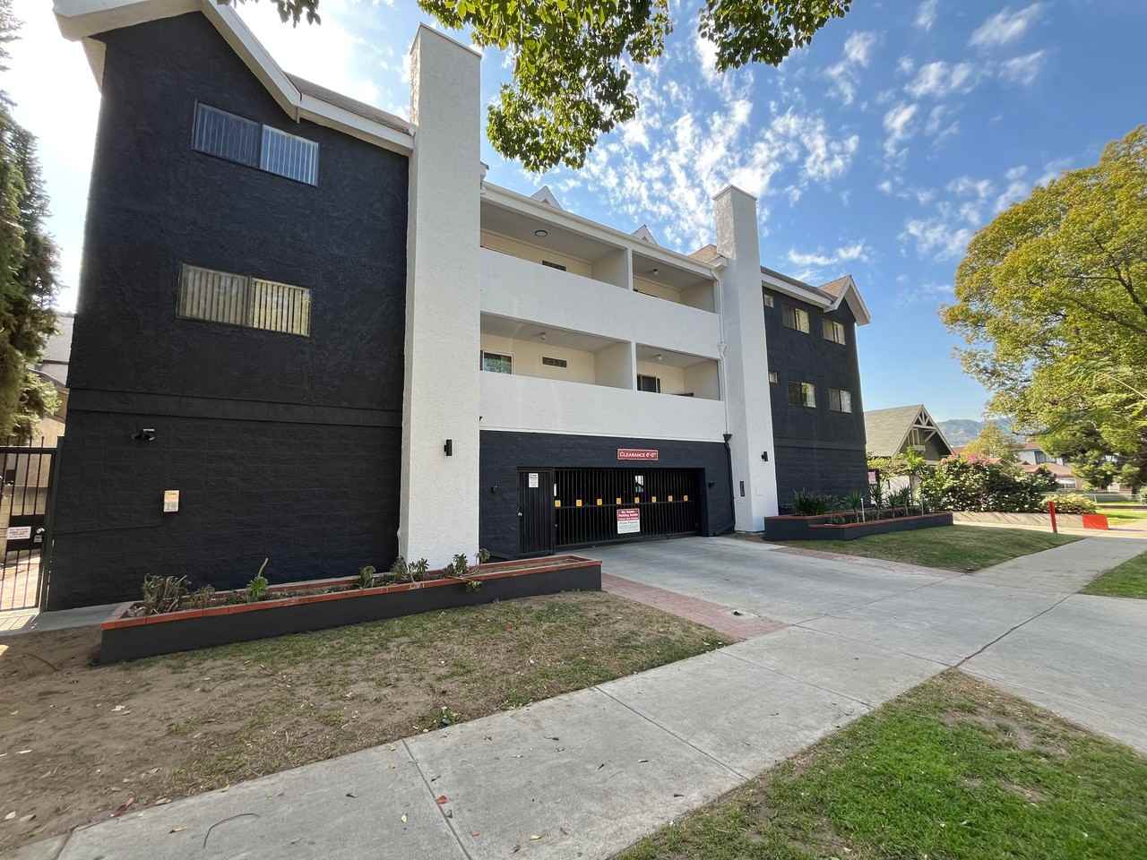 420 Windsor Rd - Photo 3 of 50