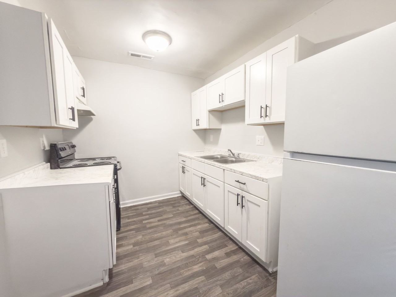 Stallion Grove - Photo 5 of 15