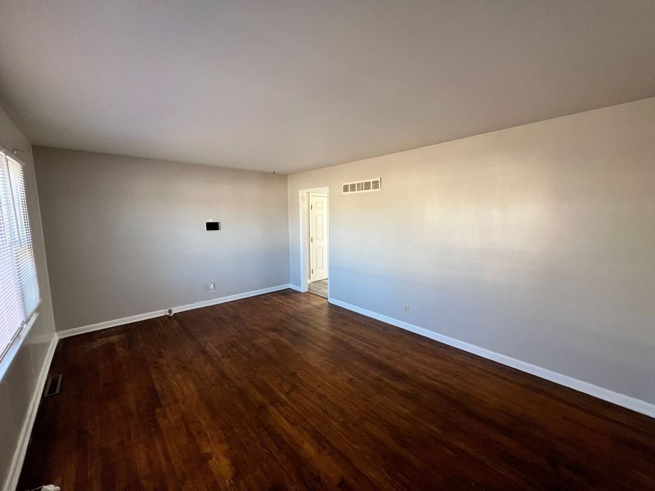 10505 E 40th St - Photo 2 of 18