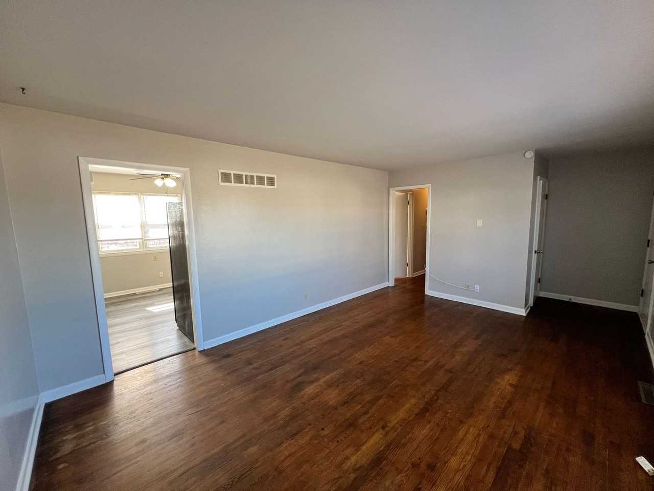 10505 E 40th St - Photo 3 of 18