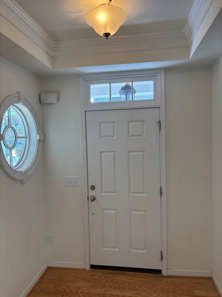 6088 Rothwell Ln - Photo 2 of 43