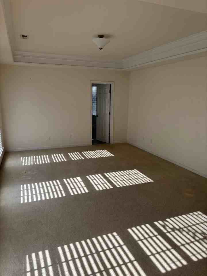 6088 Rothwell Ln - Photo 6 of 43