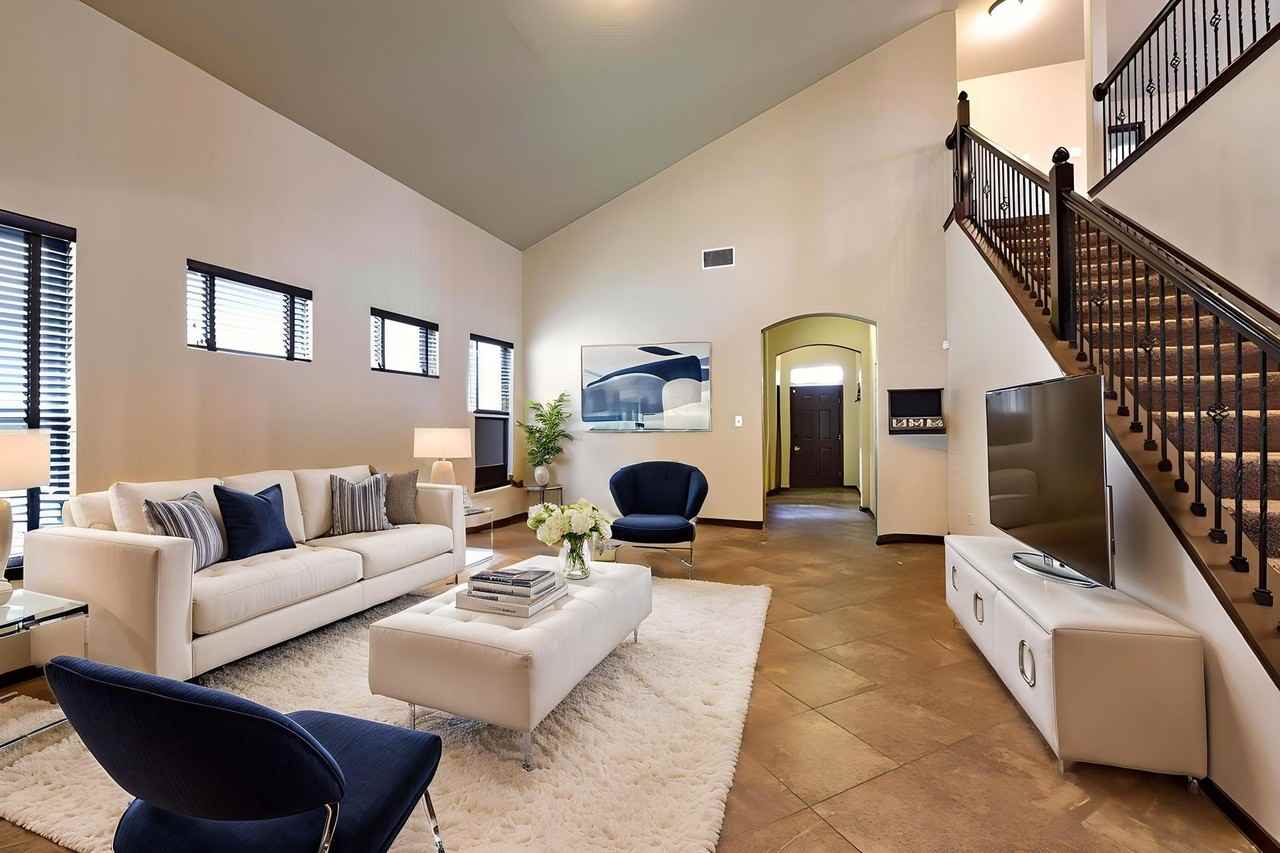 8923 Dusty Run Ln - Photo 3 of 32