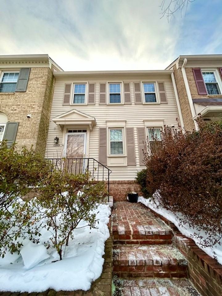 10939 Wickshire Way - Photo 2 of 45