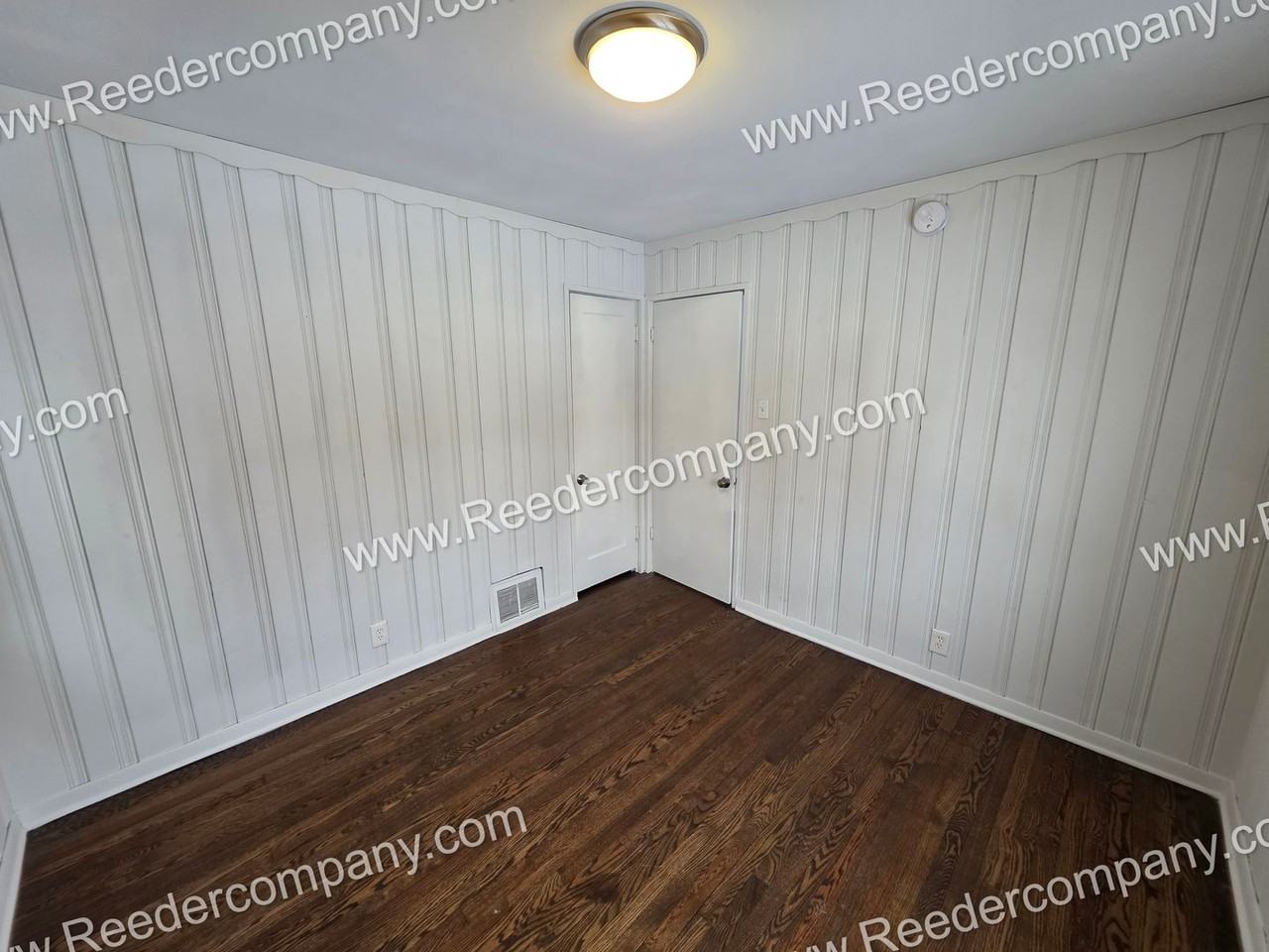 2927 165th St - Photo 6 of 14