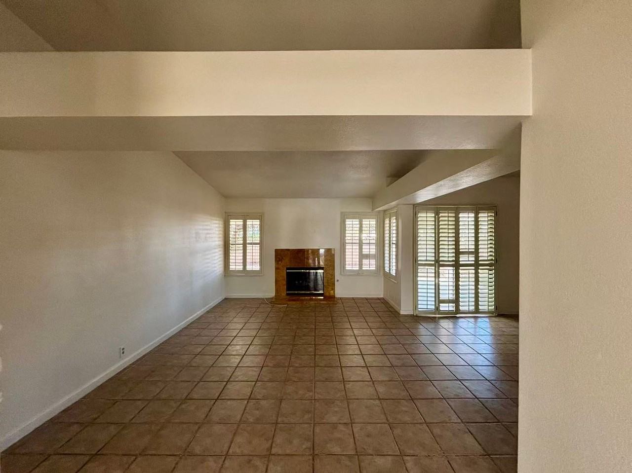 163 Cascade Dr - Photo 2 of 18
