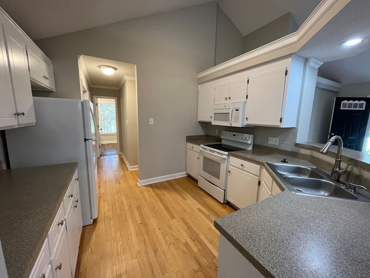 1714 Cassie Ct - Photo 6 of 29