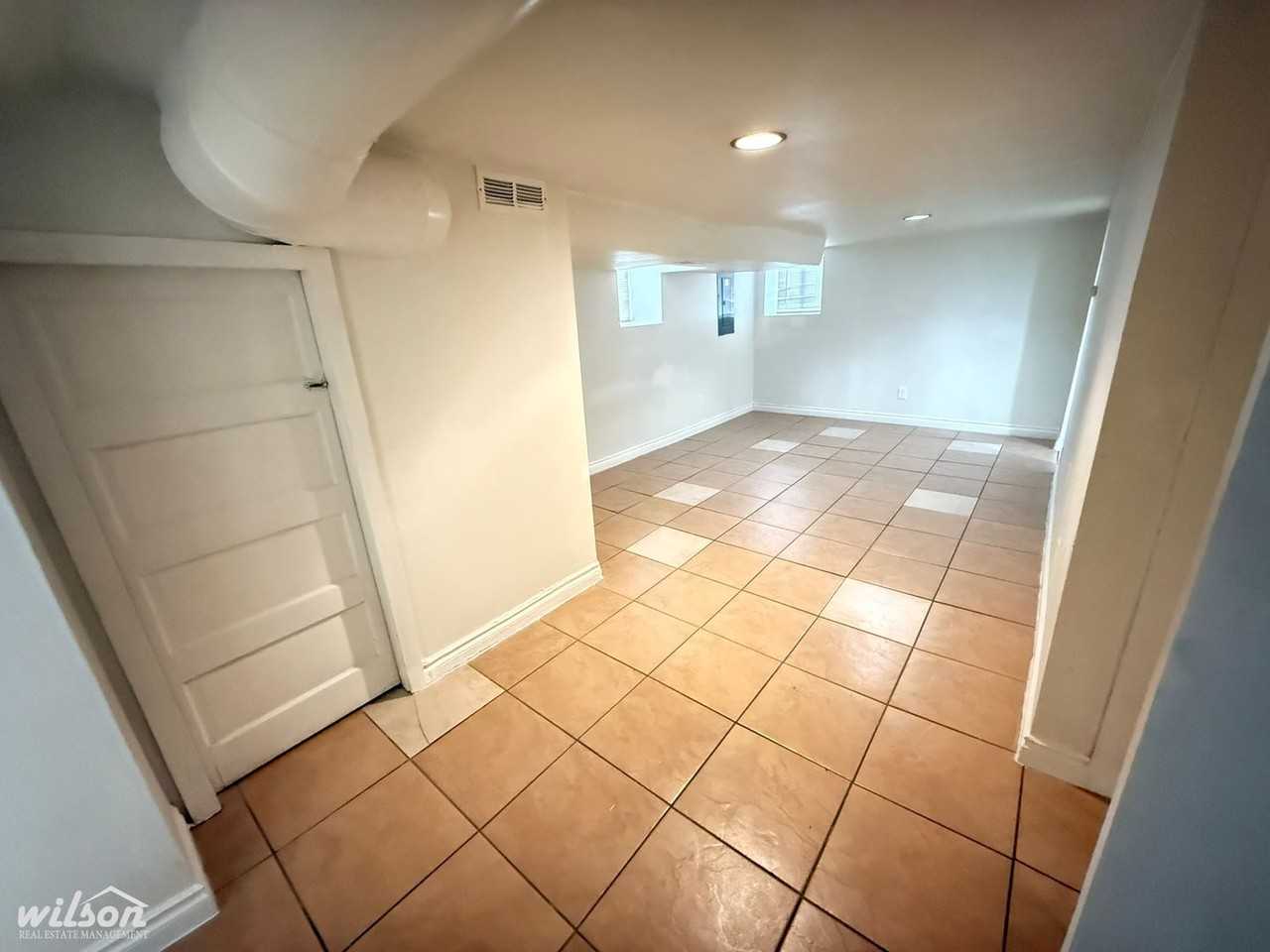 506 S Naches Ave - Photo 4 of 11