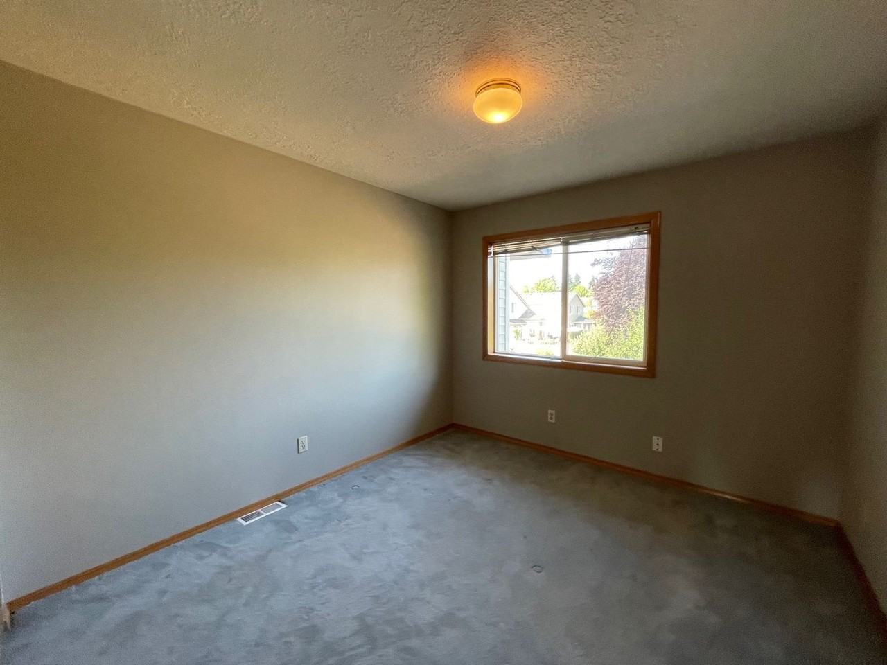 4195 Se Oak St - Photo 6 of 9