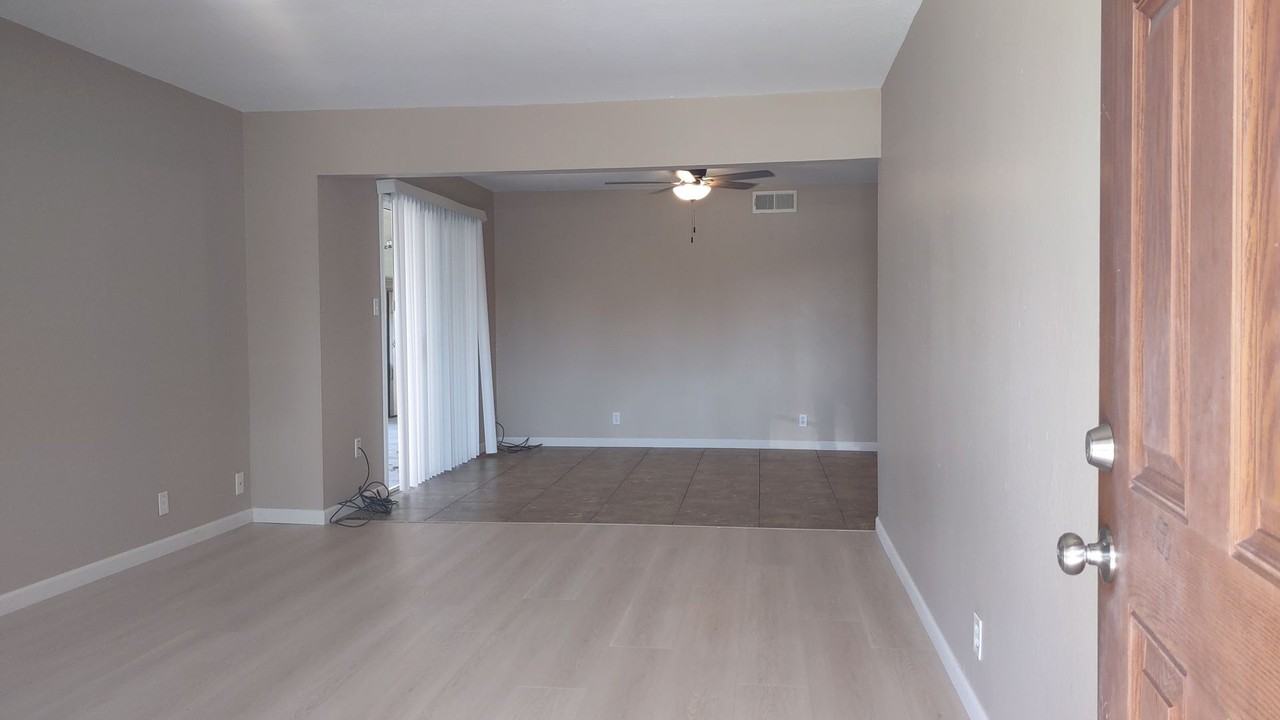 2718 Toro Ct - Photo 2 of 20