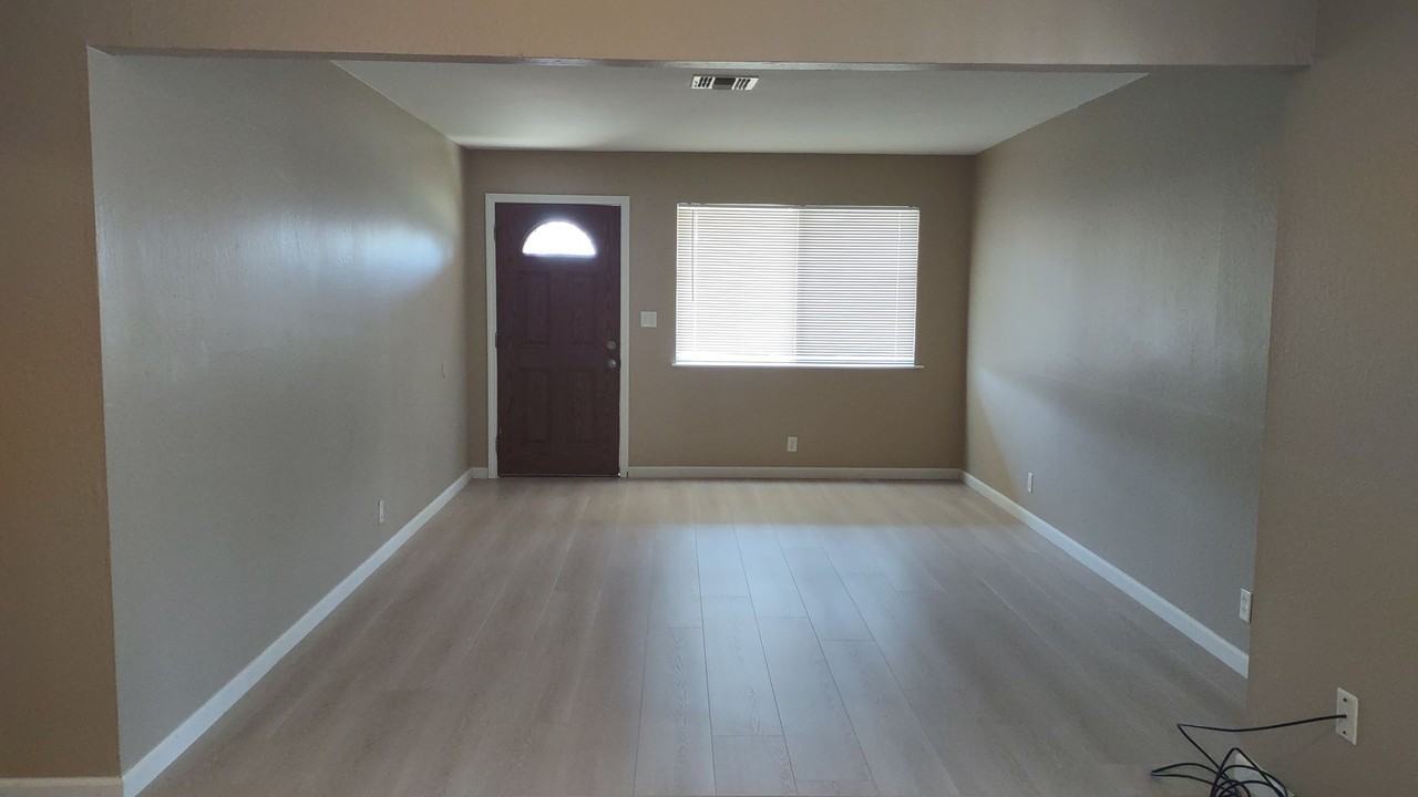 2718 Toro Ct - Photo 3 of 20