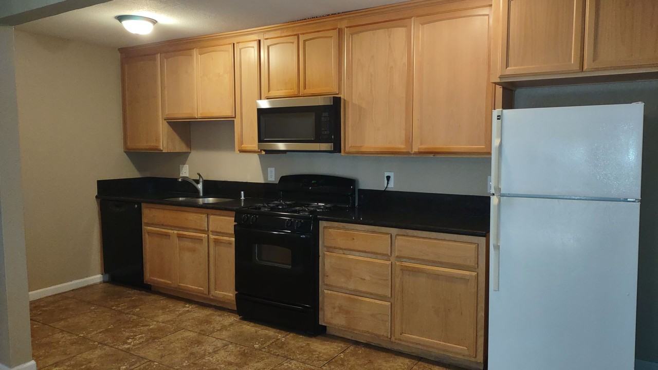 2718 Toro Ct - Photo 6 of 20