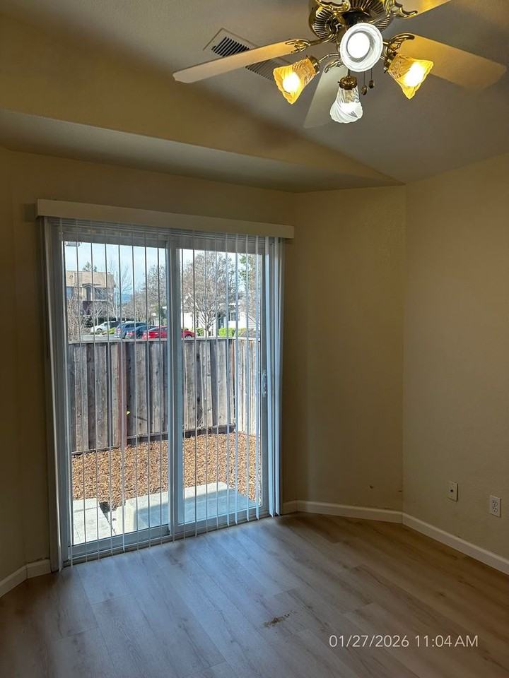 106 Tyson Ct - Photo 6 of 12