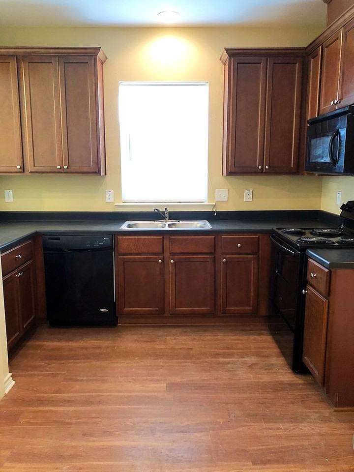 2009 Cable Ave - Photo 3 of 12