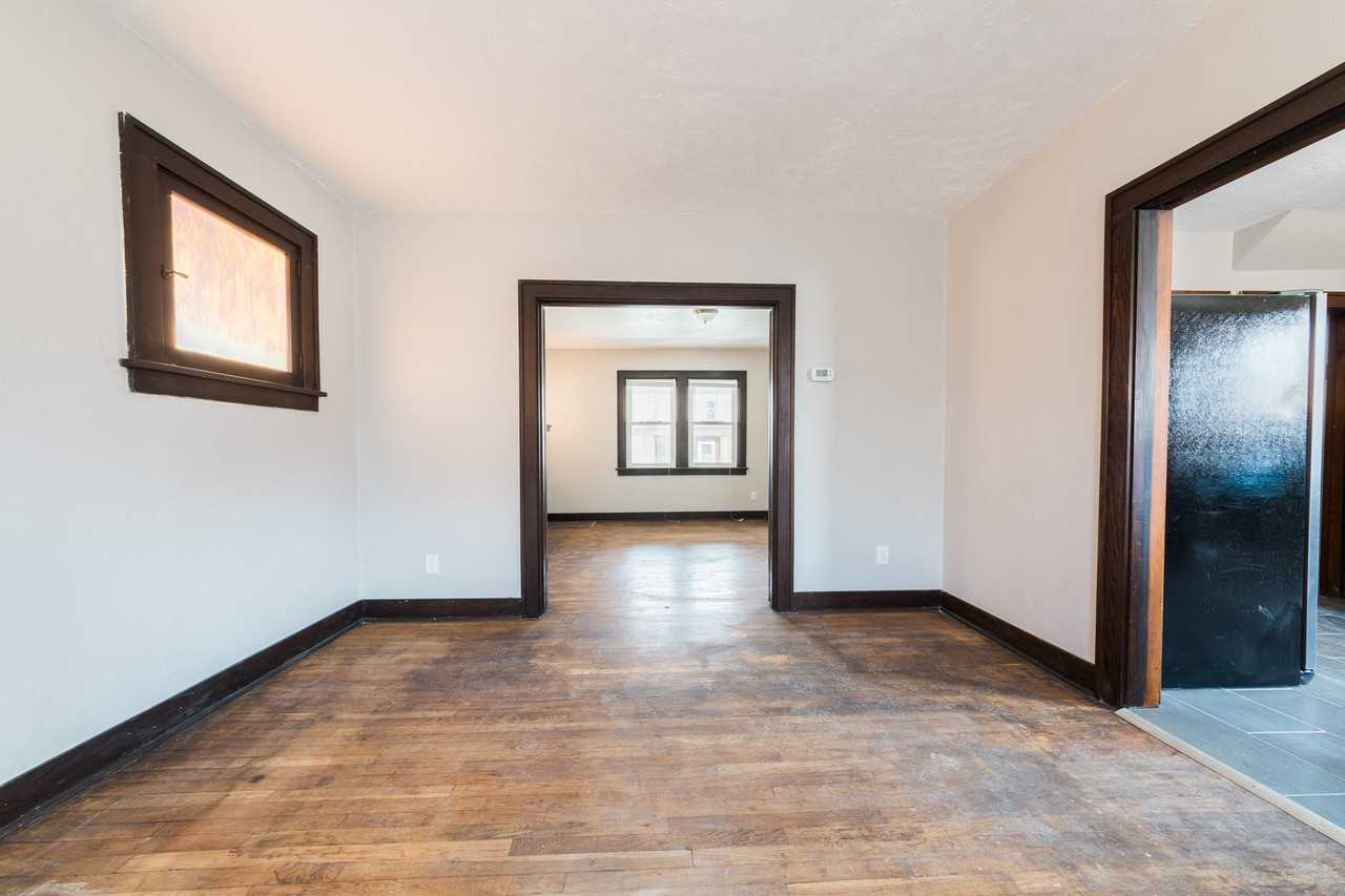 201 Allen St - Photo 3 of 17