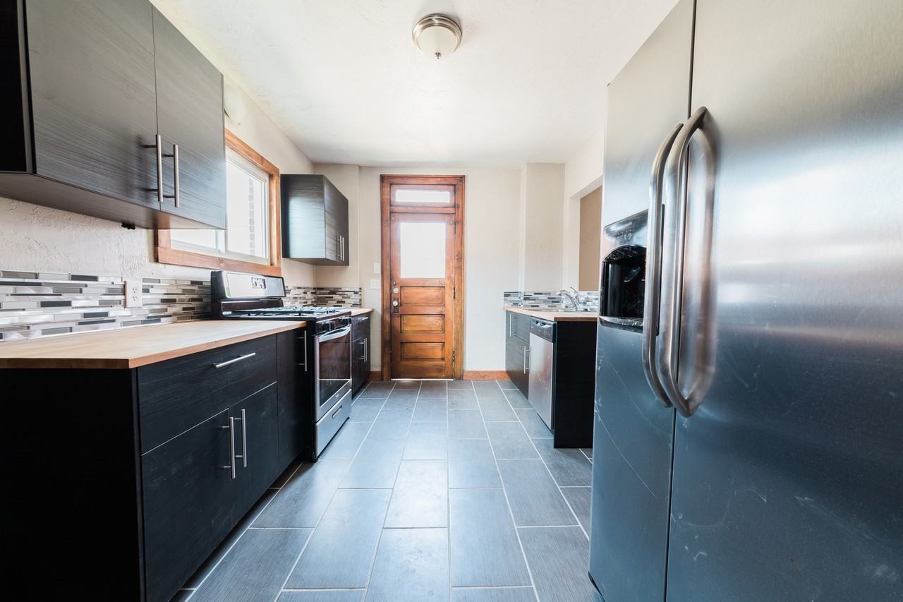 201 Allen St - Photo 6 of 17