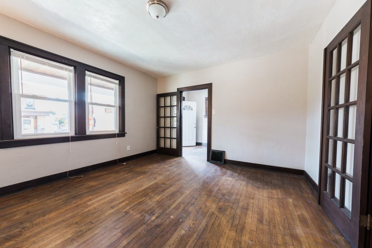 201 Allen St - Photo 7 of 17