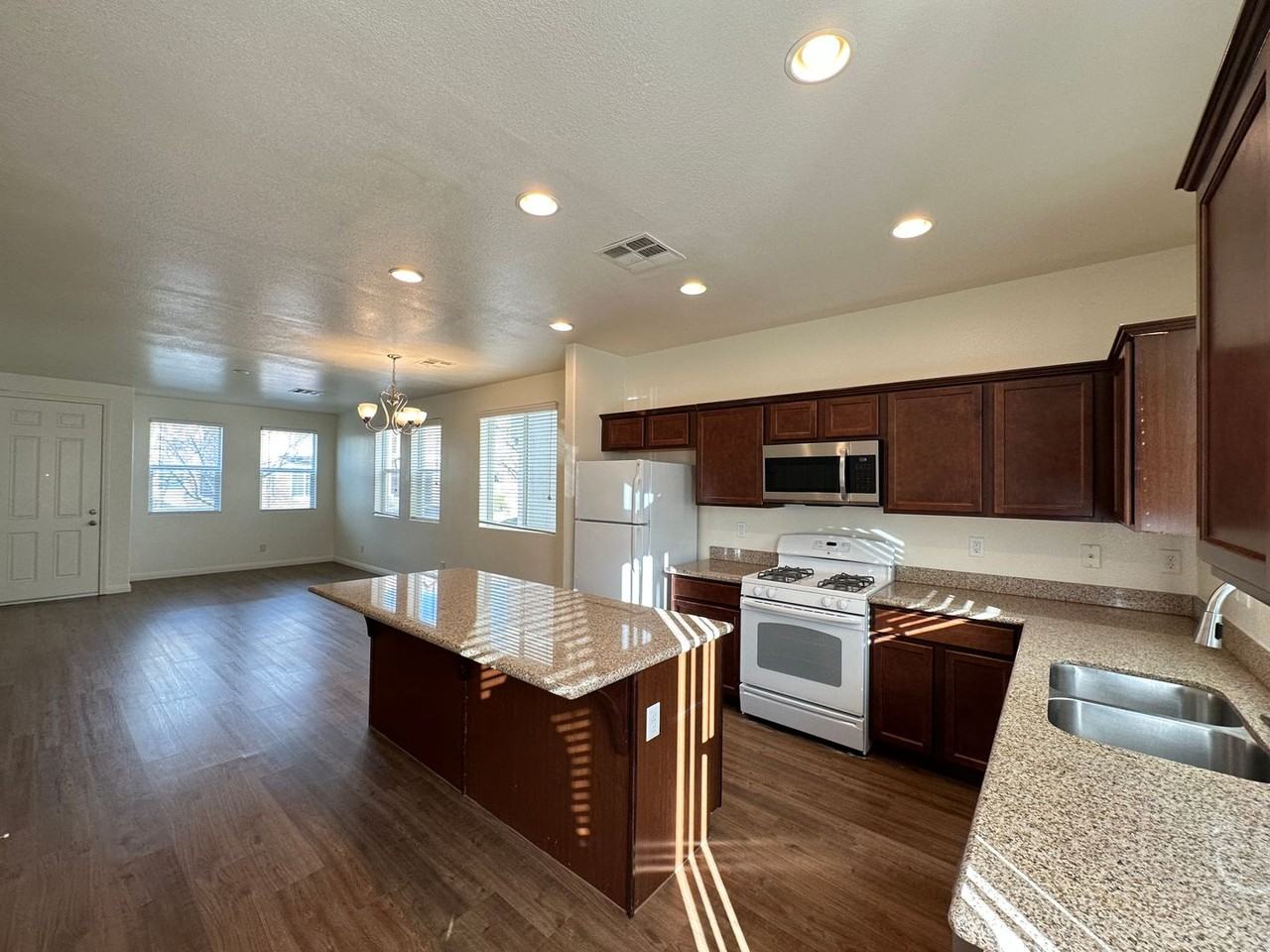 4475 Days Creek Ave - Photo 4 of 18