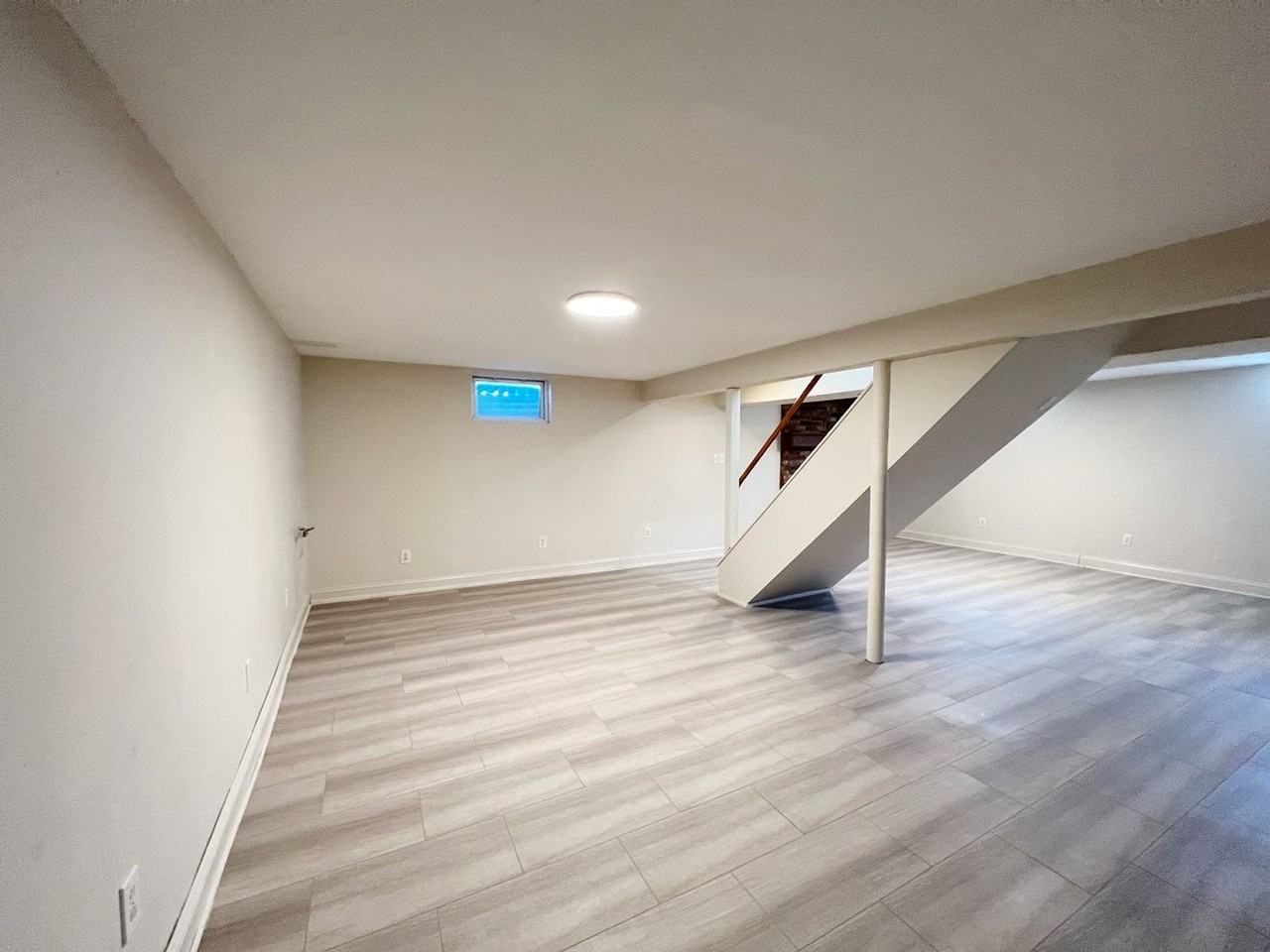 9957 Fairlane Rd - Photo 7 of 24