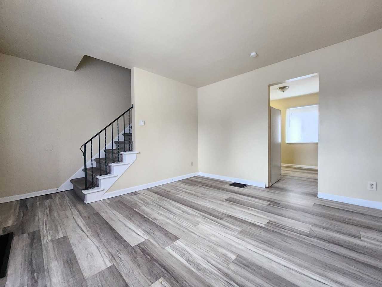 964 S Harris Ave - Photo 6 of 18